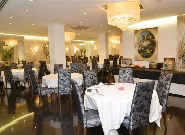 Imagen del bar/restaurante del Hotel B&B Salamanca Centro Artheus. Foto 11