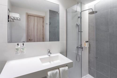 Imagen de la habitación del Hotel B&B Santiago Milladoiro. Foto 8