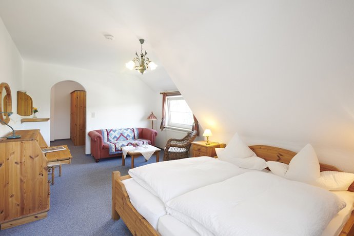 Imagen de la habitación del Hotel B&B Sauerland TCF. Foto 6