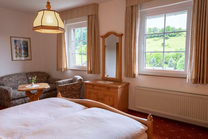 Imagen de la habitación del Hotel B&B Sauerland TCF. Foto 17