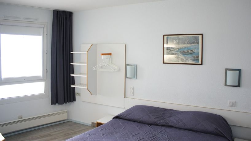 Imagen de la habitación del Hotel B&B Sète Centre Gare. Foto 8