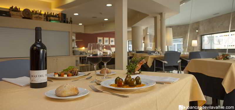 Imagen del bar/restaurante del Hotel B&B Tarragona Centro Urbis. Foto 3