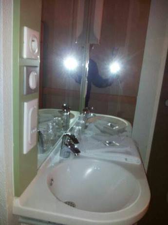 Imagen de la habitación del Hotel B&B Thionville Yutz A31. Foto 13