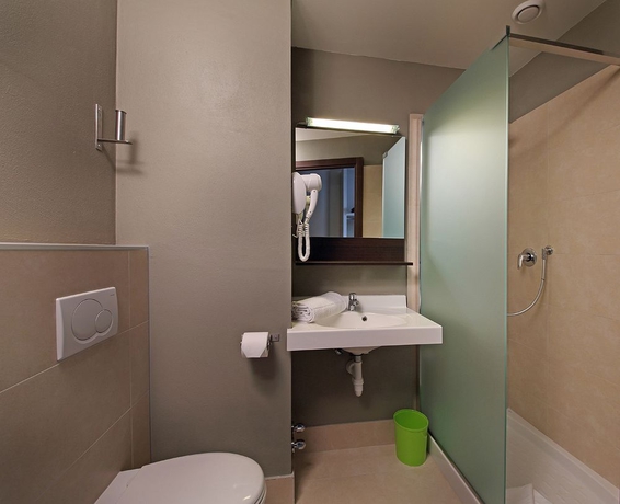 Imagen de la habitación del Hotel B&B Torino. Foto 4