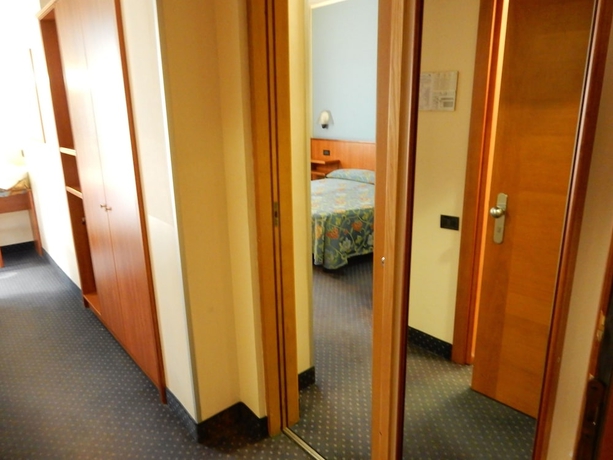 Imagen de la habitación del Hotel B&B Torino President. Foto 4