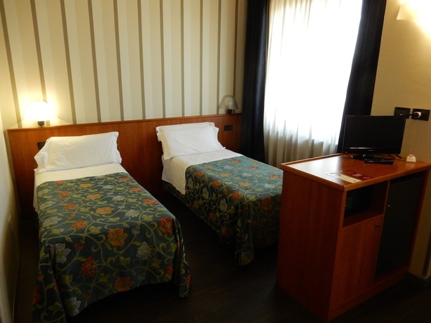 Imagen de la habitación del Hotel B&B Torino President. Foto 11