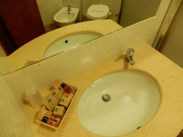 Imagen de la habitación del Hotel B&B Torino President. Foto 16