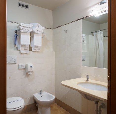 Imagen de la habitación del Hotel B&B Torino President. Foto 17