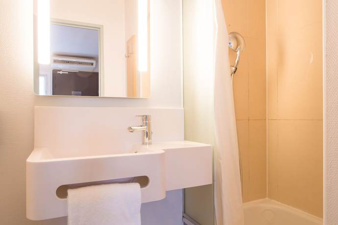 Imagen de la habitación del Hotel B&B Toulon La Seyne-sur-mer. Foto 12