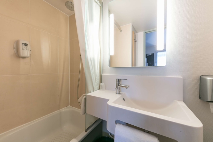 Imagen de la habitación del Hotel B&B Toulouse Cité de l'Espace Mouchotte. Foto 12