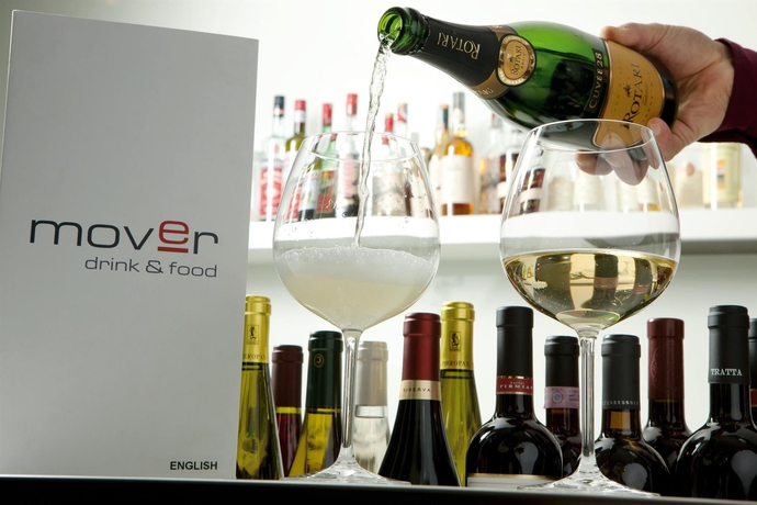 Imagen del bar/restaurante del Hotel B&B Trento. Foto 3