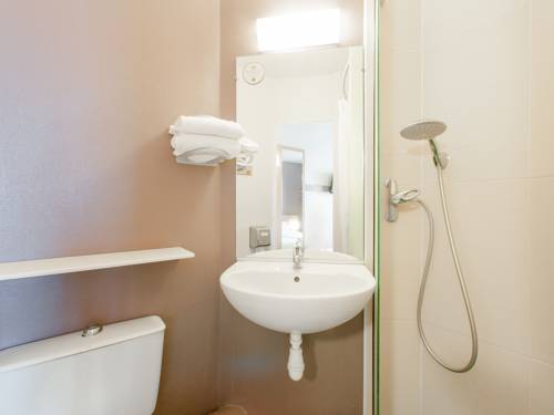 Imagen de la habitación del Hotel B&B Troyes St Parres-aux-tertres. Foto 7