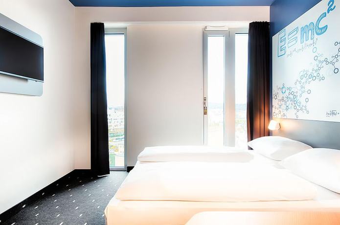 Imagen de la habitación del Hotel B&B Ulm. Foto 4