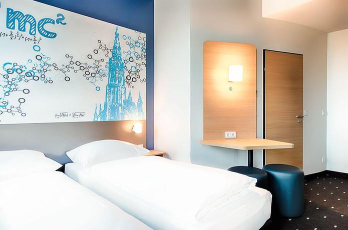 Imagen de la habitación del Hotel B&B Ulm. Foto 5