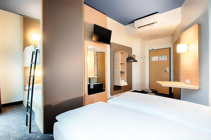 Imagen de la habitación del Hotel B&B Ulm. Foto 10