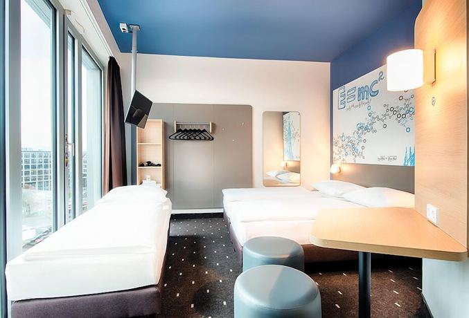 Imagen de la habitación del Hotel B&B Ulm. Foto 11