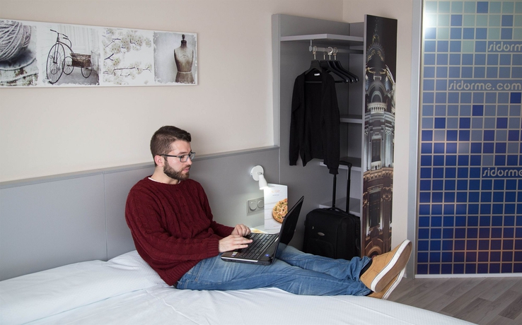 Imagen de la habitación del Hotel B&B Valencia Aeropuerto. Foto 7