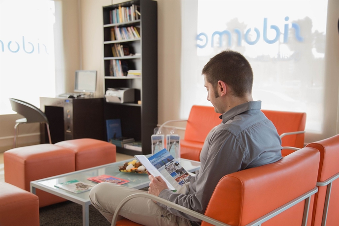 Imagen de los interiores del Hotel B&B Valencia Aeropuerto. Foto 16