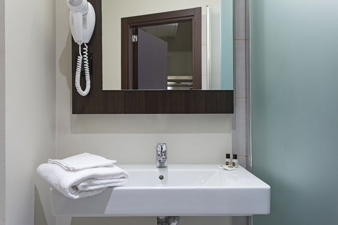 Imagen de la habitación del Hotel B&B Verona. Foto 6