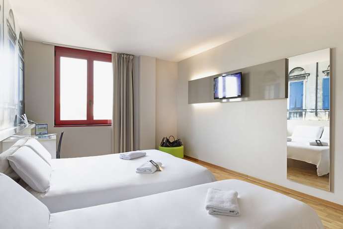 Imagen de la habitación del Hotel B&B Verona. Foto 11