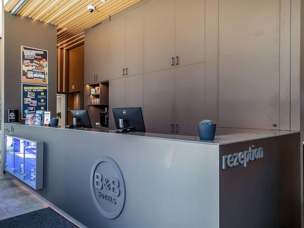 Imagen de los interiores del Hotel B&B Villingen-Schwenningen. Foto 19