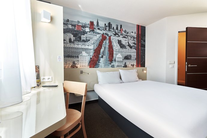 Imagen de la habitación del Hotel B&B Warszawa-Okęcie. Foto 3