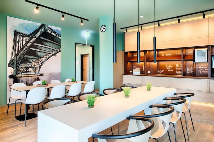 Imagen del bar/restaurante del Hotel B&B Wilhelmshaven. Foto 2