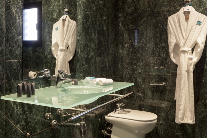 Imagen de la habitación del Hotel B&B Zaragoza Los Enlaces Estación. Foto 10