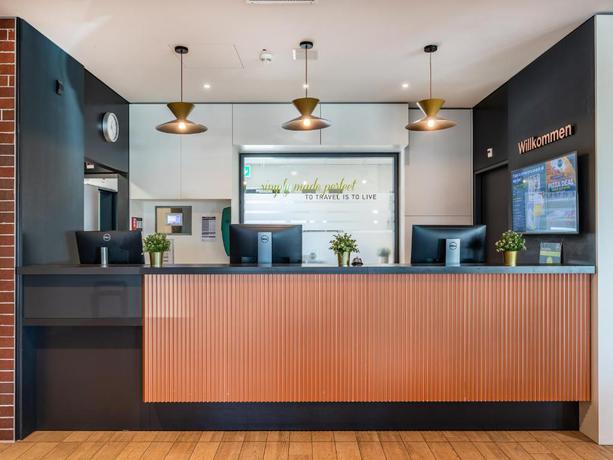 Imagen de los interiores del Hotel B&B Z&uuml;rich Airport R&uuml;mlang. Foto 10