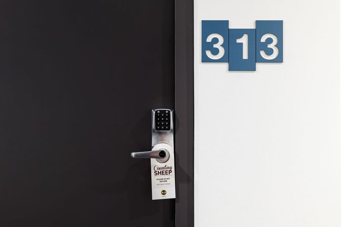 Imagen de los interiores del Hotel B&B Zürich Airport Rümlang. Foto 18