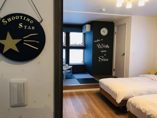 Imagen de la habitación del Hotel B&B plus+ Shooting Star. Foto 5