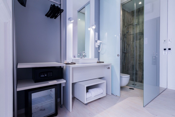 Imagen de la habitación del Hotel B&B Madrid Centro F 52. Foto 16