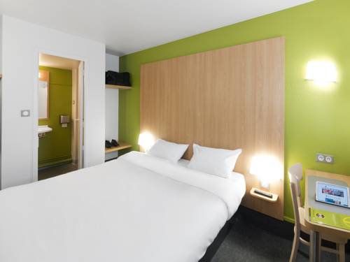 Imagen de la habitación del Hotel B&b H&ocirc;tel Quimper Nord Douarnenez. Foto 3