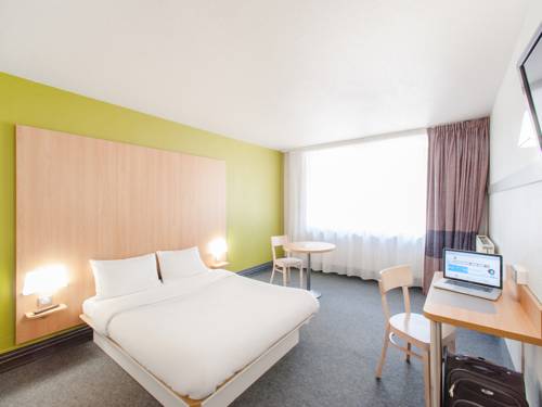 Imagen de la habitación del Hotel B&b Hôtel Quimper Sud Bénodet. Foto 6