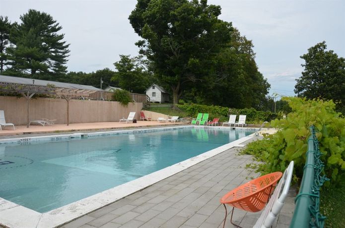 Imagen de la piscina del Hotel B&b Lounge. Foto 16