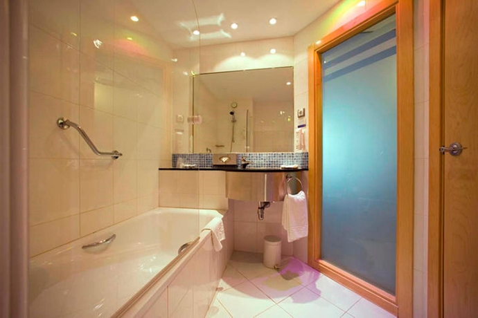 Imagen de la habitación del Hotel B&b Madrid Airport T1 T2 T3. Foto 7