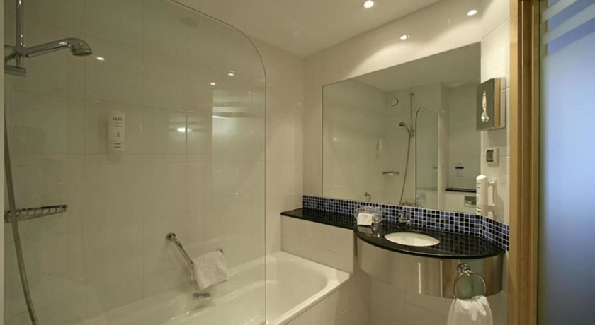 Imagen de la habitación del Hotel B&b Madrid Airport T1 T2 T3. Foto 8