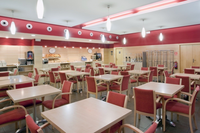 Imagen del bar/restaurante del Hotel B&b Madrid Airport T1 T2 T3. Foto 5