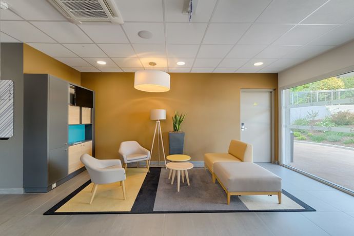 Imagen de los interiores del Hotel B&b Marseille La Valentine St Menet. Foto 13