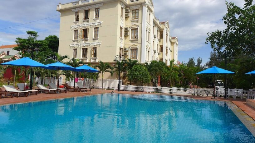 Imagen de la piscina del Hotel Ban Mai Quang Binh. Foto 40