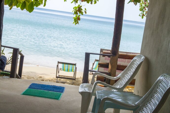 Imagen general del Hotel Ban Na White Sand Beach. Foto 3