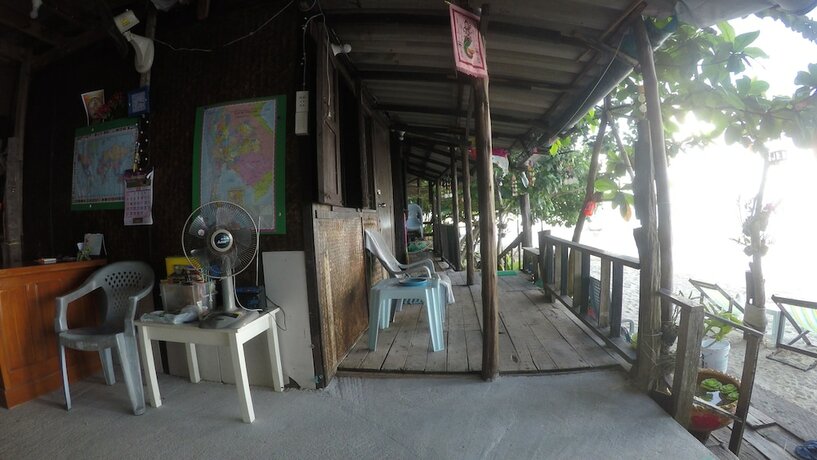 Imagen general del Hotel Ban Na White Sand Beach. Foto 11