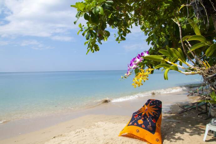 Imagen general del Hotel Ban Na White Sand Beach. Foto 13