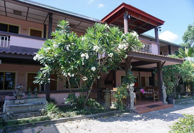 Imagen general del Hotel Ban Poh Garden House. Foto 16