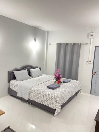 Imagen de la habitación del Hotel Ban Rai Nai Suan. Foto 4