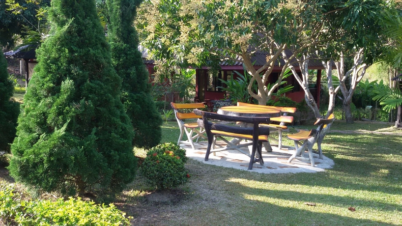 Imagen de los exteriores del Hotel Ban Rai Tin Thai Ngarm Eco Lodge. Foto 7