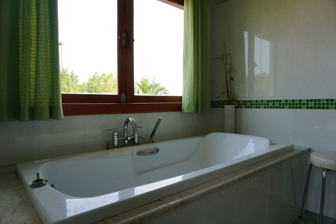 Imagen de la habitación del Hotel Ban Rim Nam Riverside Resort. Foto 9