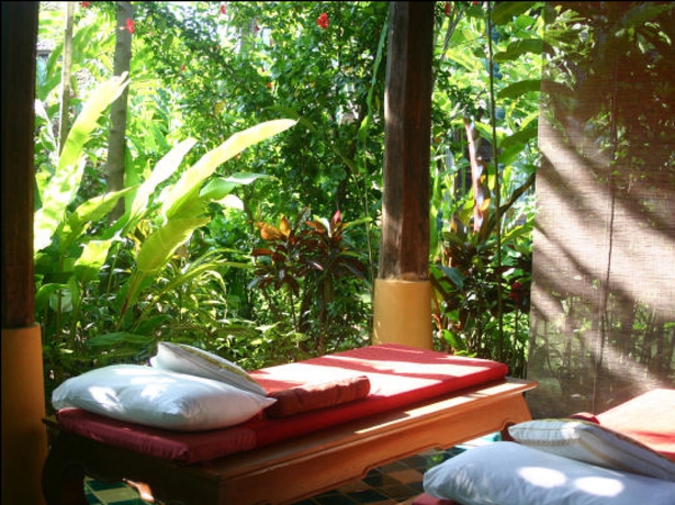 Imagen de los interiores del Hotel Ban Sabai Village Resort and Spa. Foto 8