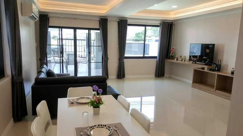 Imagen general del Hotel Ban Sasithorn Huahin. Foto 15