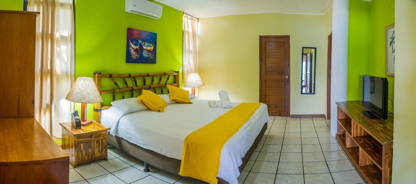 Imagen de la habitación del Hotel Banana Palms. Foto 6